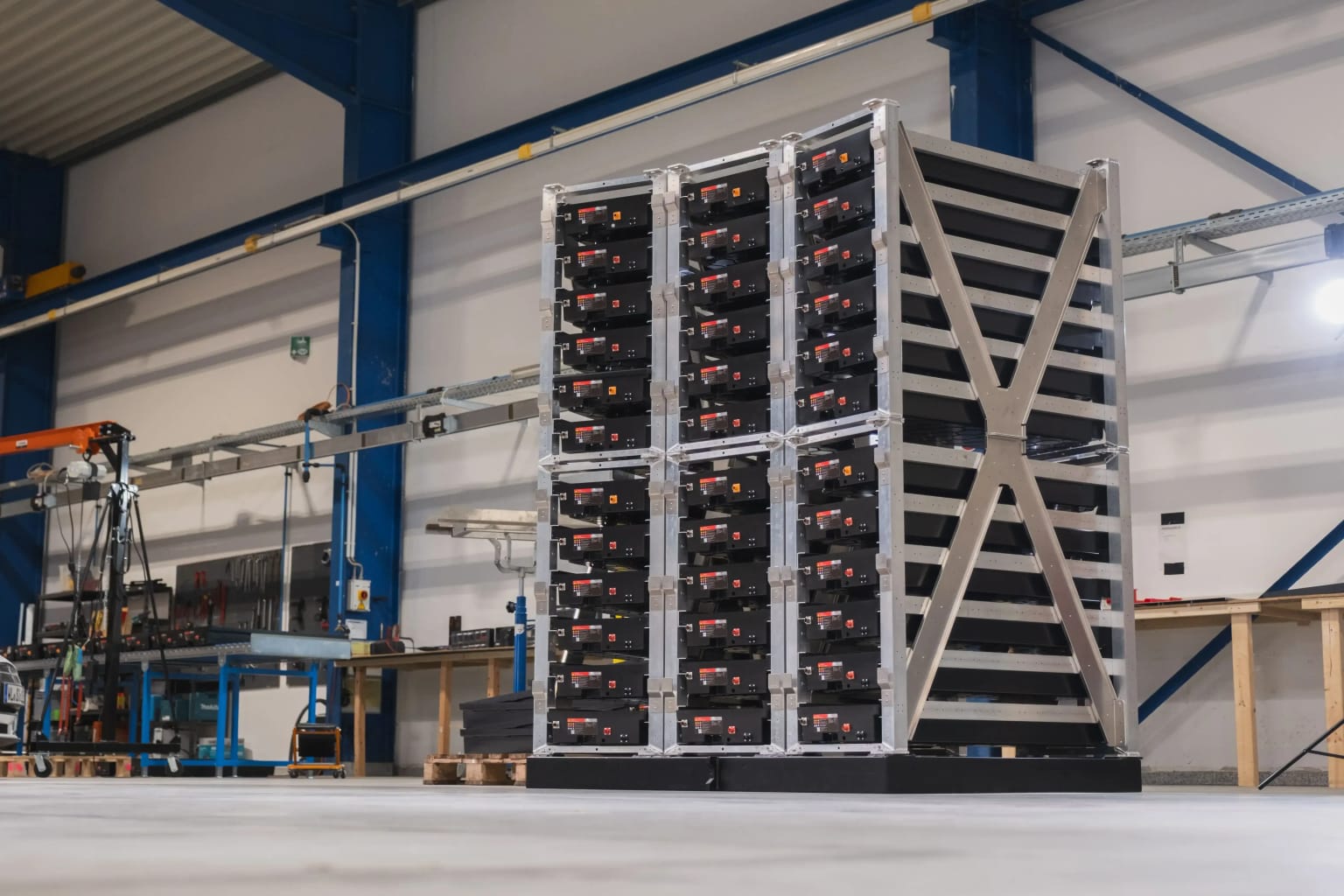 Container mit Batteriegehäusen